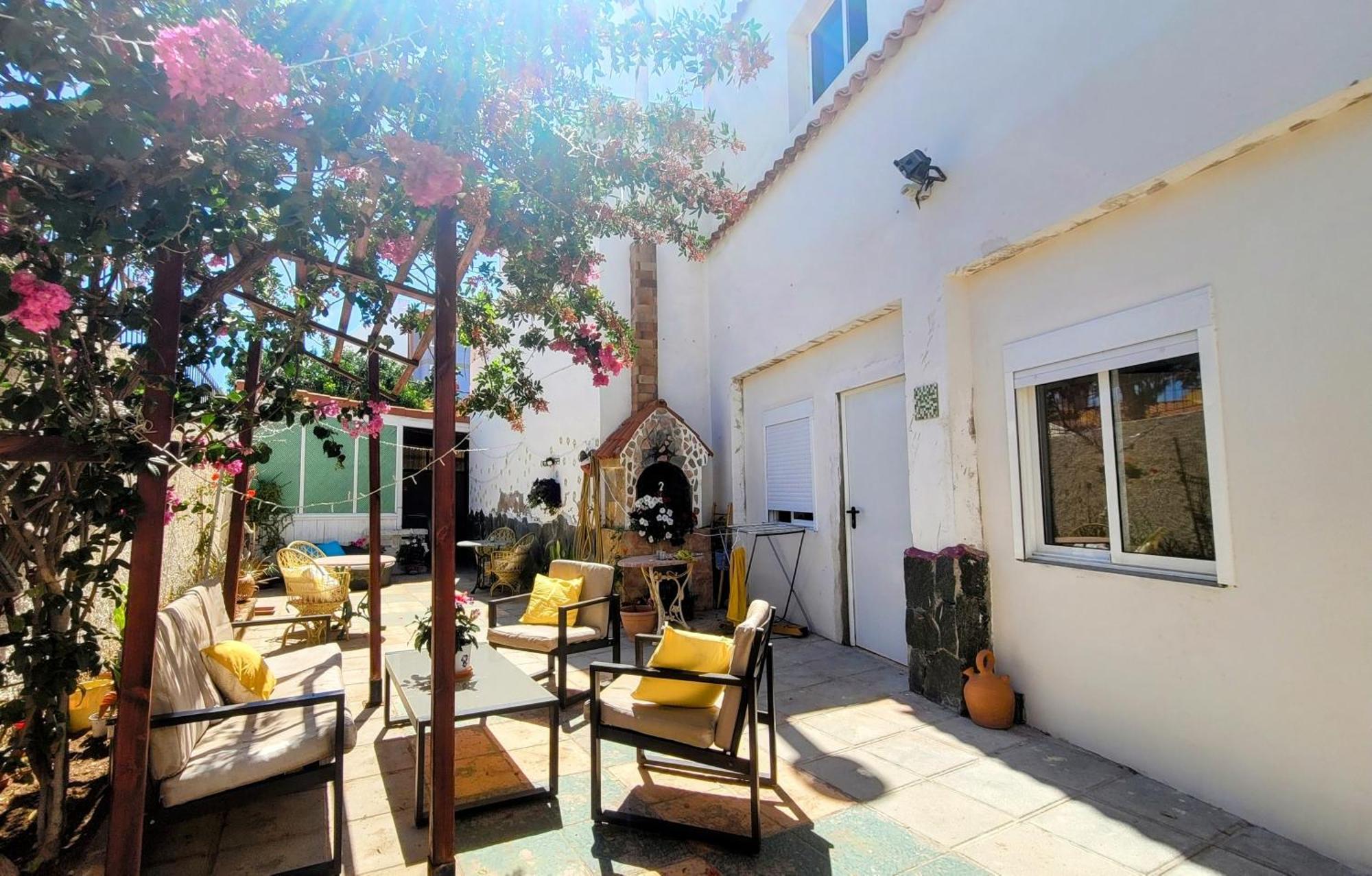 Eden Guesthouse Sardina 外观 照片