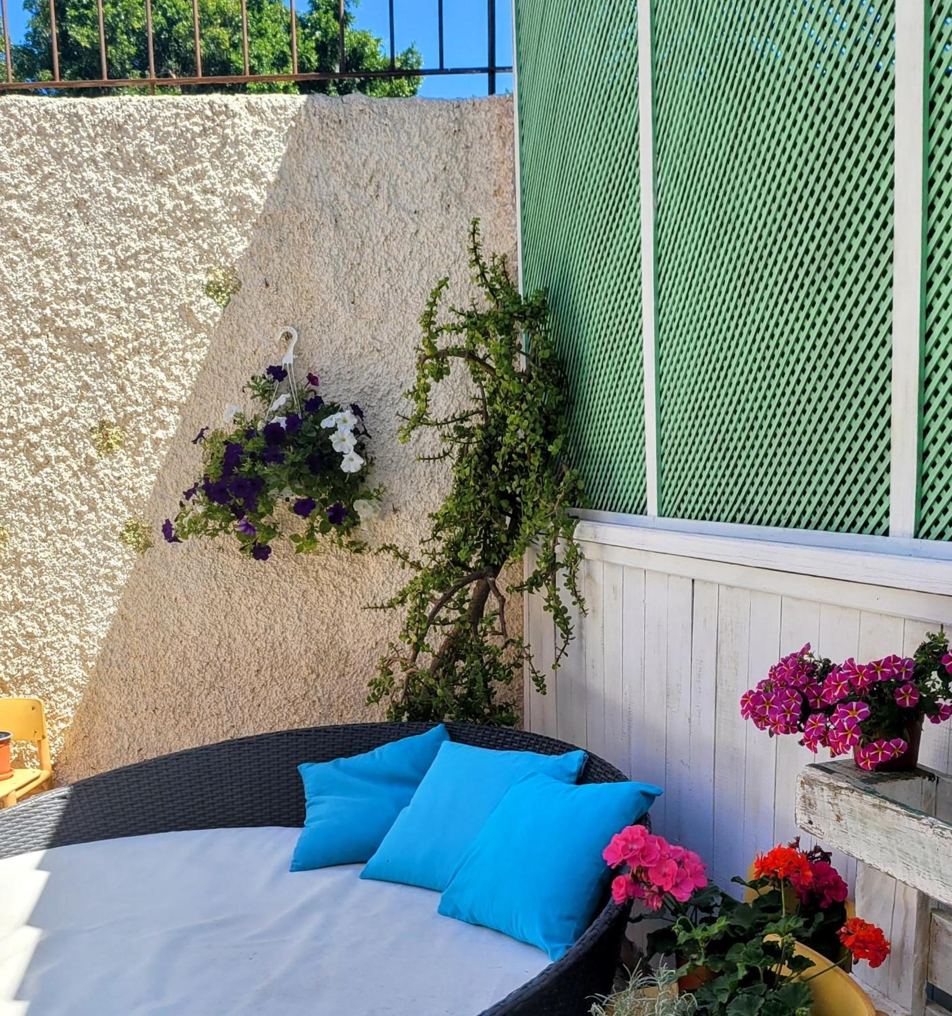 Eden Guesthouse Sardina 外观 照片