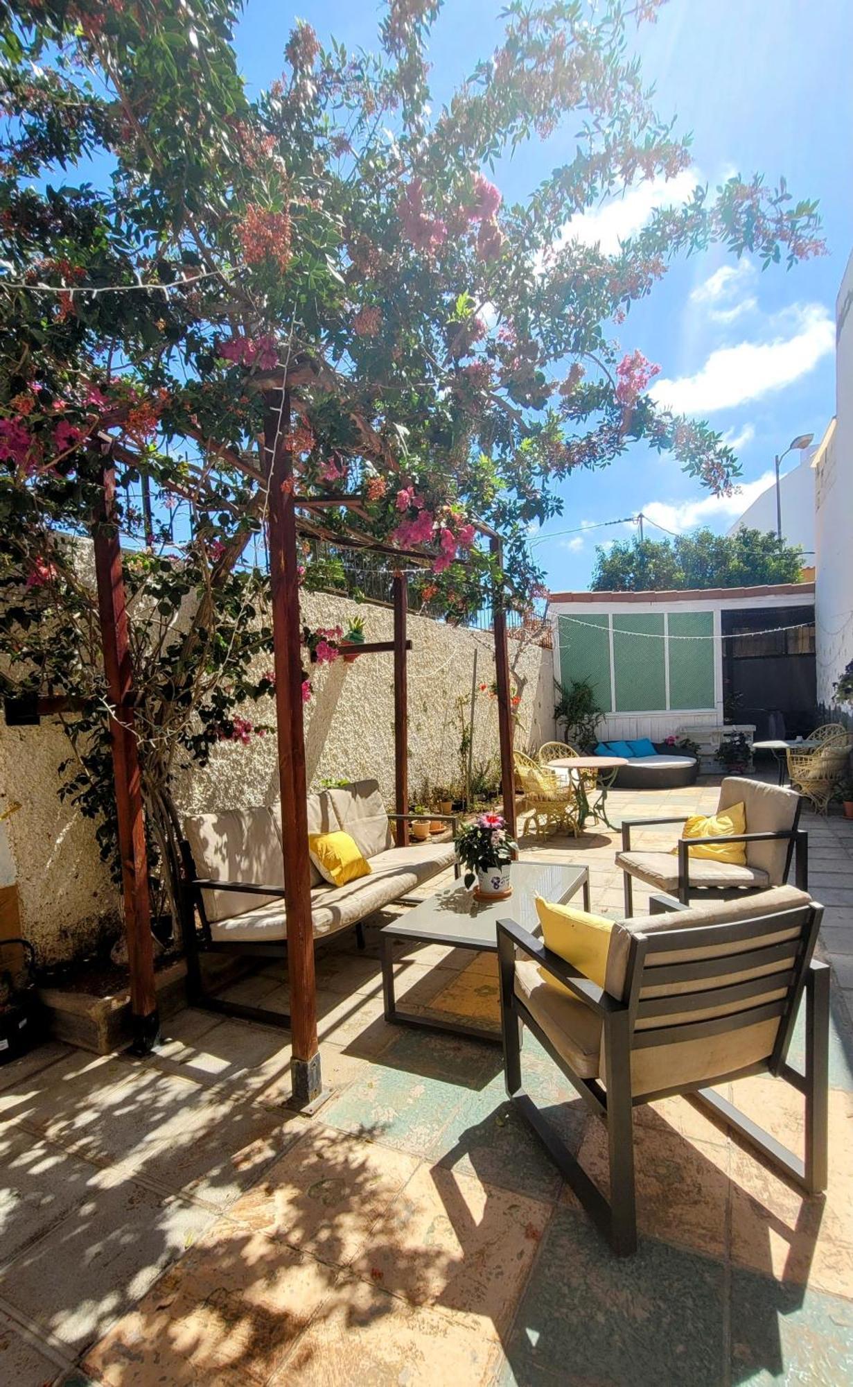 Eden Guesthouse Sardina 外观 照片