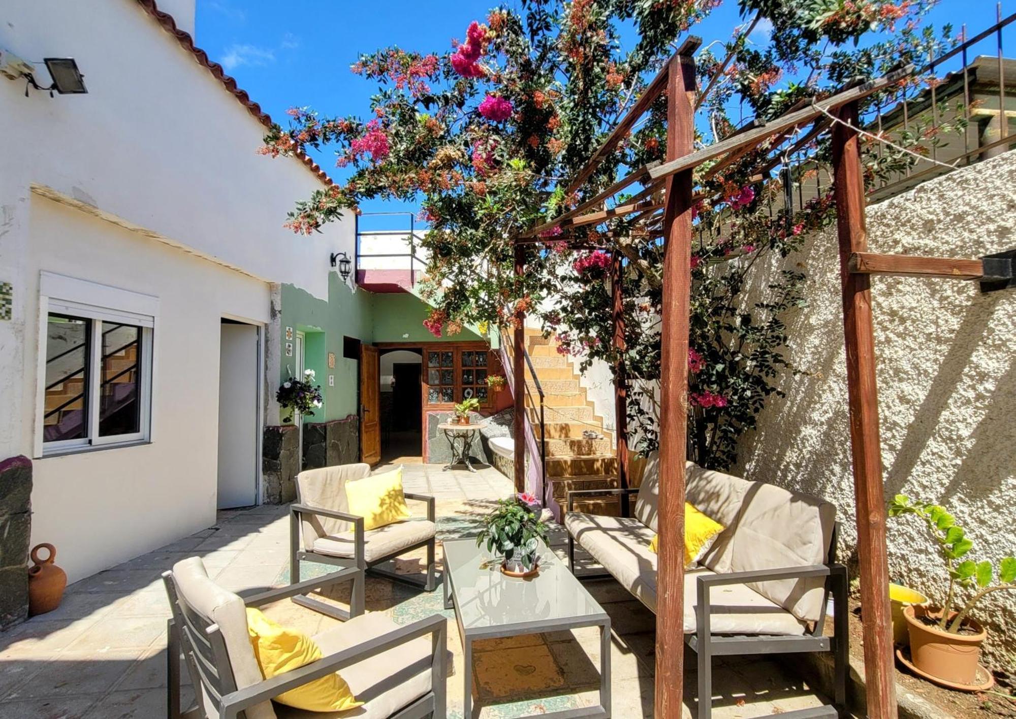 Eden Guesthouse Sardina 外观 照片